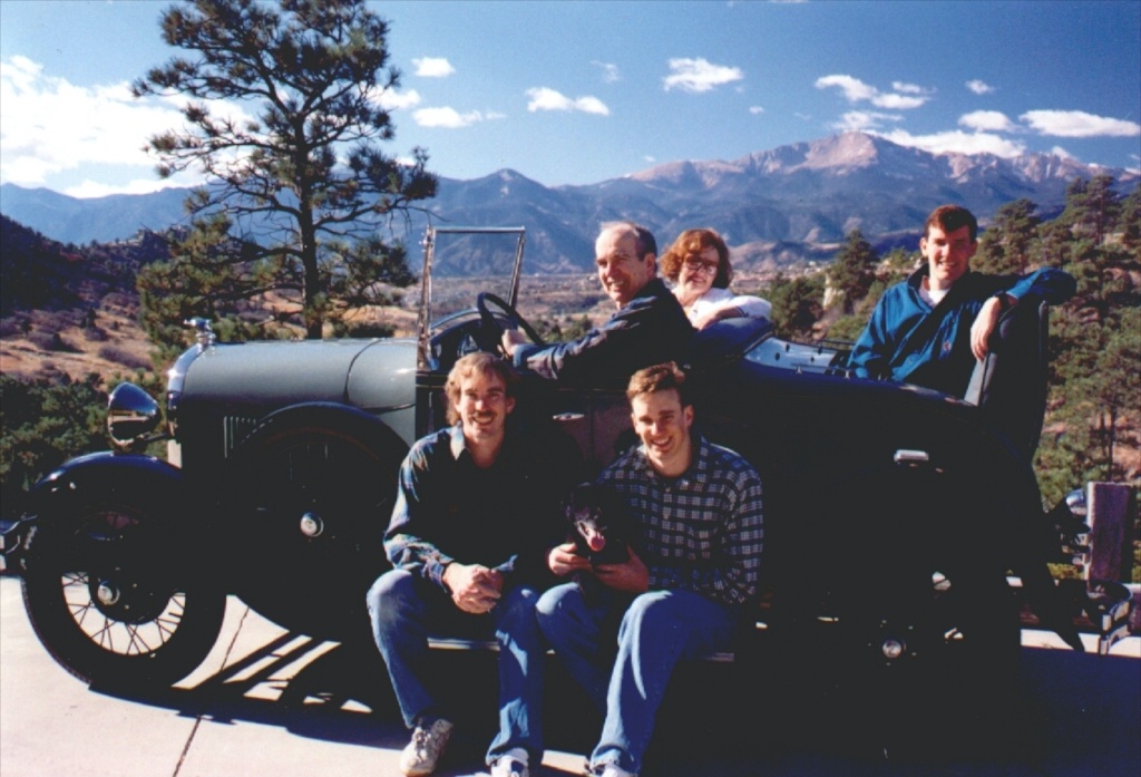 J-n-J-Christmas-Cards/1024x768_Keep1995 12 CC Ron Walker & family (Oct 27, 2025 at 4-24-16 PM).jpg